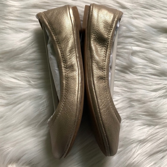 Lucky Brand Emmie Flats in Platinum Oro 5.5 - Picture 7 of 9